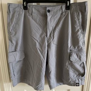 Men’s Grey Cargo Shorts💥New with Tags💥